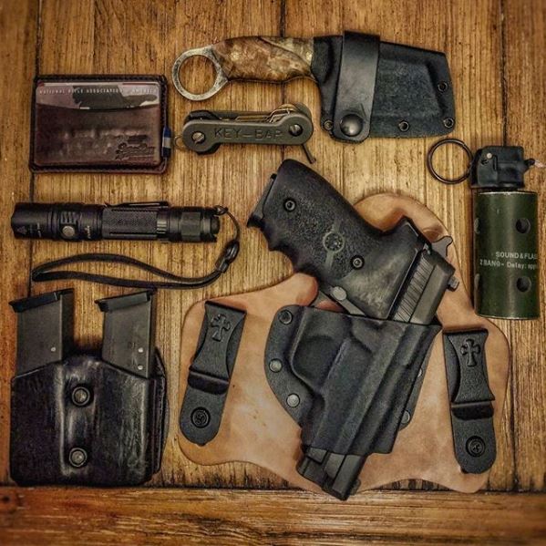hybrid holsters, EDC, everyday carry, CrossBreed Holsters, product review, SuperTuck, MiniTuck, best concealed carry holster, holster, holsters, IWB, OWB, best holster, lifetime warranty, made in america, handcrafted, gun reviews, best holster for, 